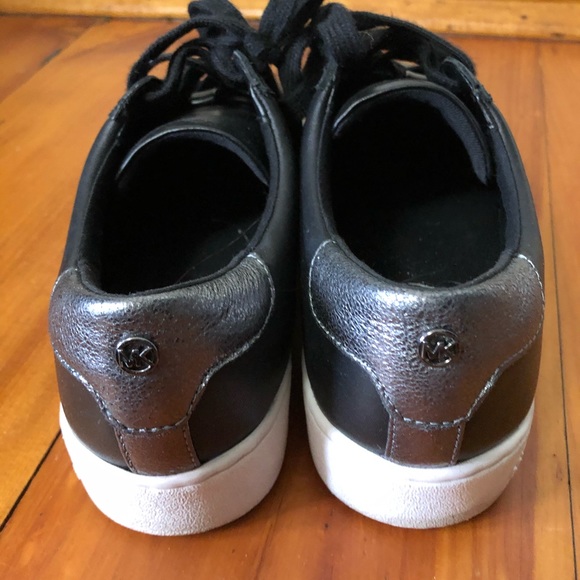 Michael Kors leather sneakers! - Picture 3 of 3